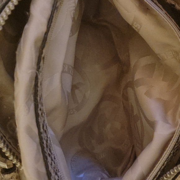 Michael Kors Heidi  Snakeskin Purse 👜 Used once !!! New condition! - Picture 5 of 7